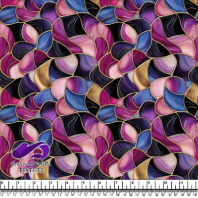 Motif abstrait de vitrail aux nuances de violet, bleu, rose et or