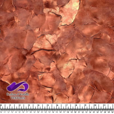 Gros plan sur la texture froissée de tissu en cuivre métallique aux nuances variées