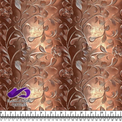 Texture métallique florale en cuivre avec feuilles et fleurs ornementales