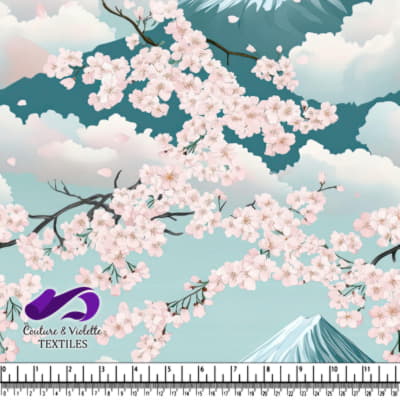 Fleurs de cerisier en pleine floraison devant des montagnes